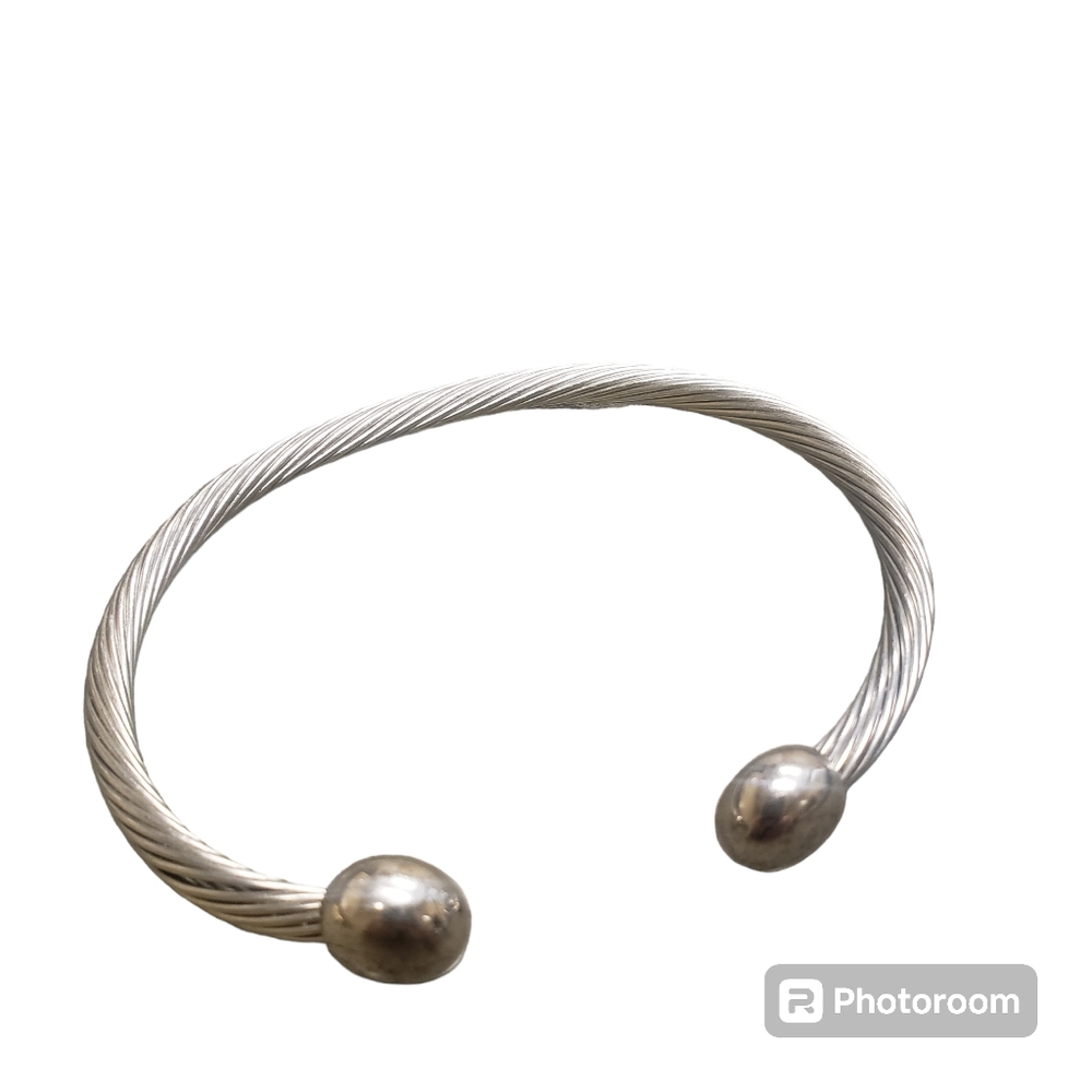 QRAY Wellness silver tone cable Bracelet